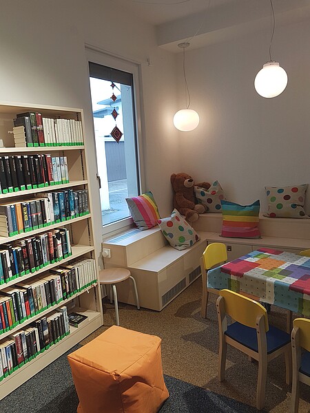 Kindersitz- und -bastelecke in der Stadtbücherei Bad Urach - Zweigstelle Ortsbücherei Sirchingen