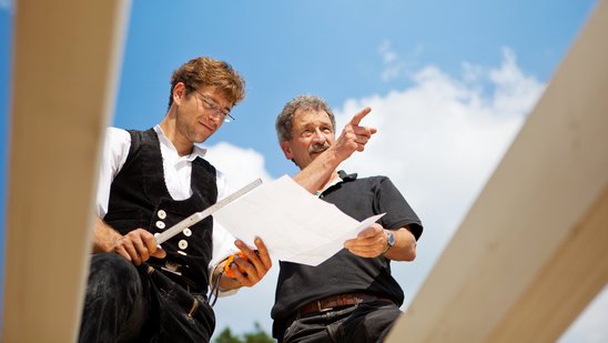 Zimmermänner auf dem Dach