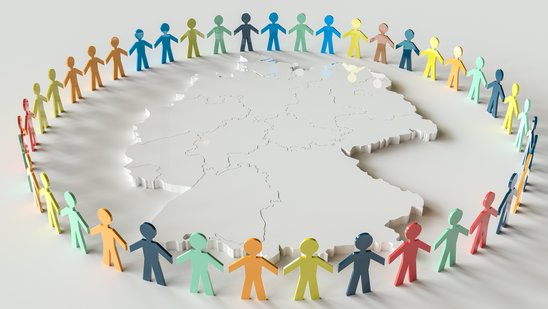 Symbol: Menschenkette um die Erde