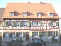 Hausansicht von der Straße