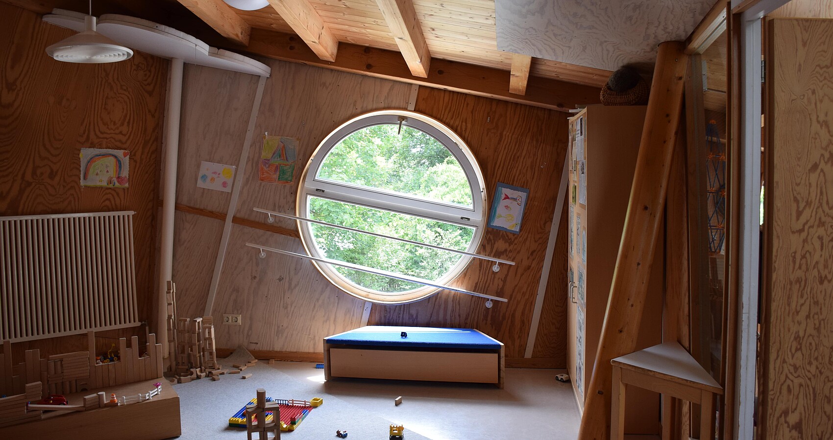 Kindergarten Lugingsland - Innennsicht auf ein Fenster