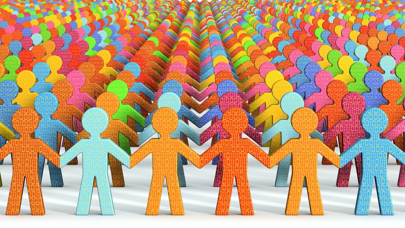 Papierschlange aus lauter bunten Männchen