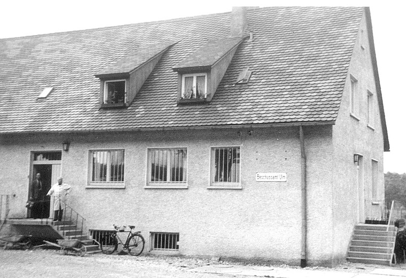Beschussamt Ulm im Donautal - historisches Foto - man sieht ein altes historisches Gebäude