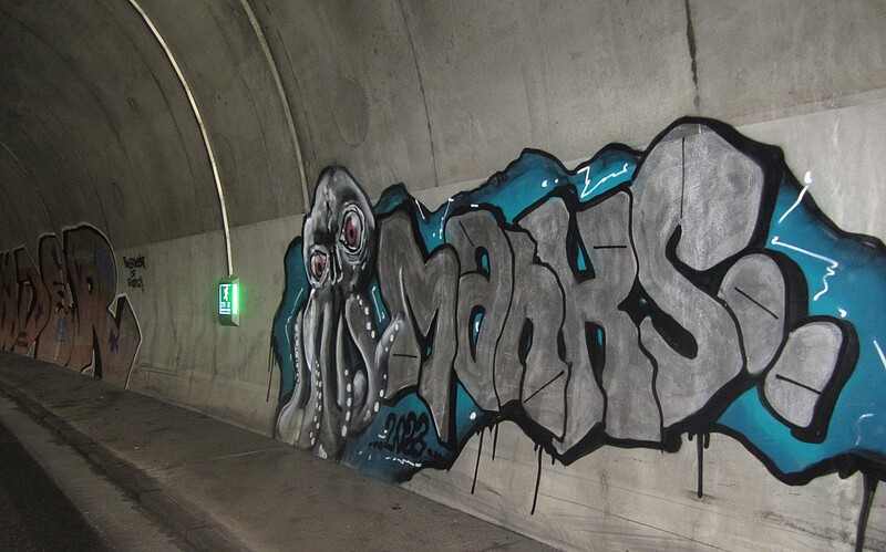 Graffiti in einem Tunnel