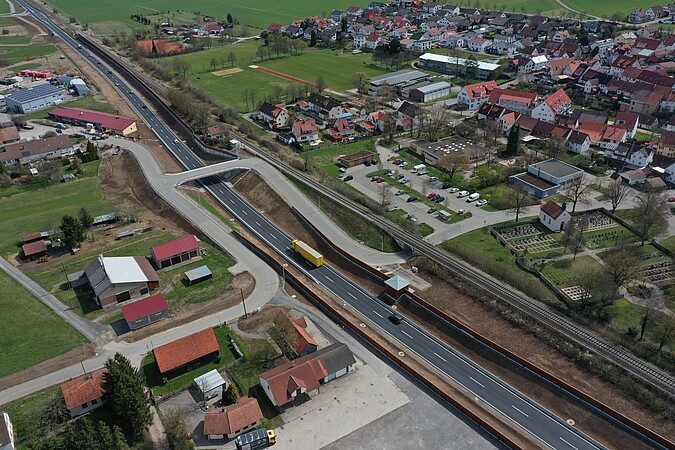 Drohnenansicht der Strecke bei Kiebingen vom April 2022