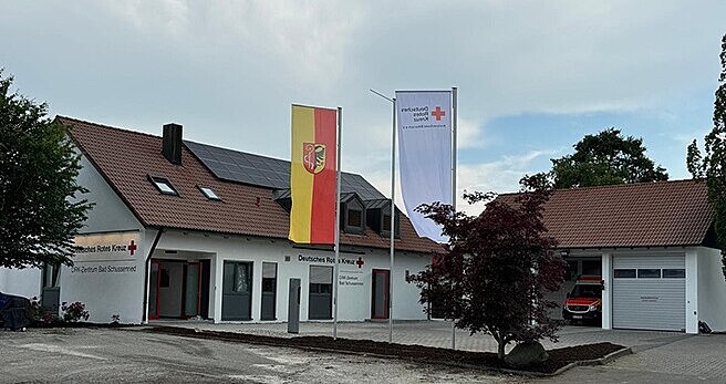 Das Foto zeigt die vom Land Baden-Württemberg geförderte Rettungswache Bad Schussenried