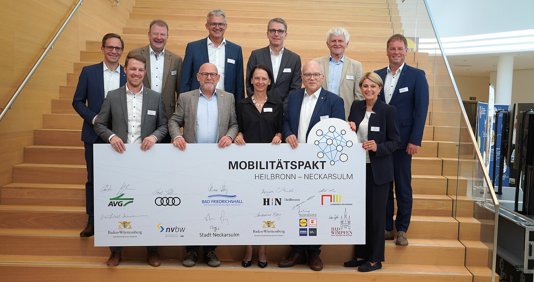 Regierungspräsidentin Bay mit Verkehrsminister Hermann und den Partnerinnen und Partnern des Mobilitätspaktes Heilbronn–Neckarsulm