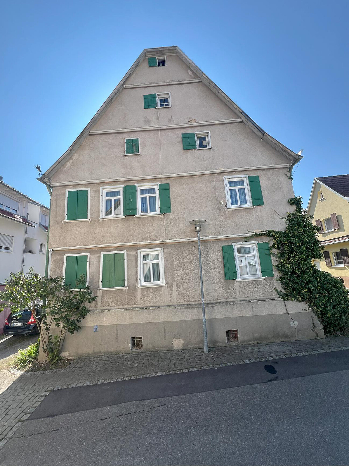 Straßenfront, 70771 Leinfelden-Echterdingen, Waldhornstraße 5