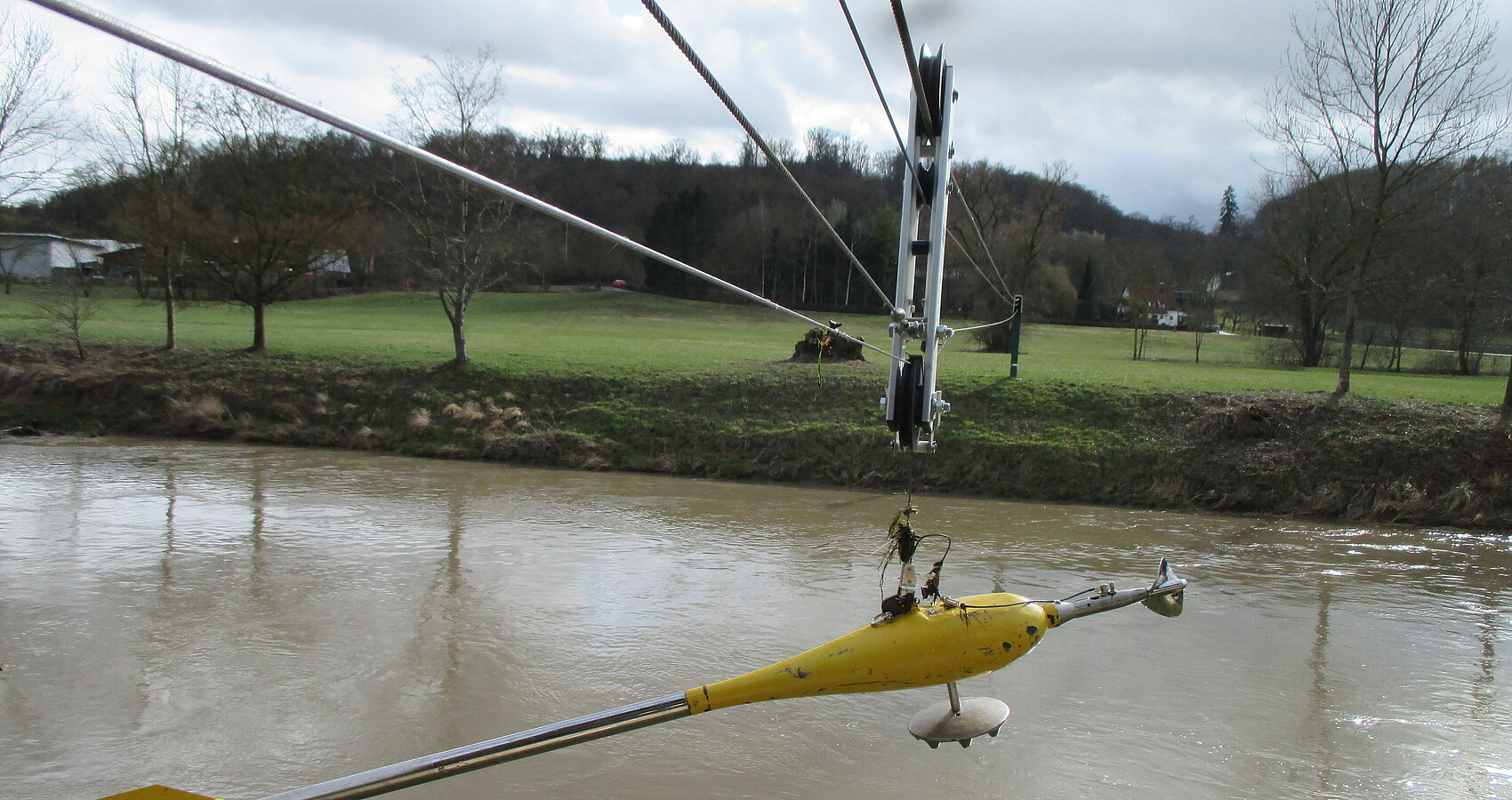 Abflussmessung am Neckar in Kirchentellinsfurt