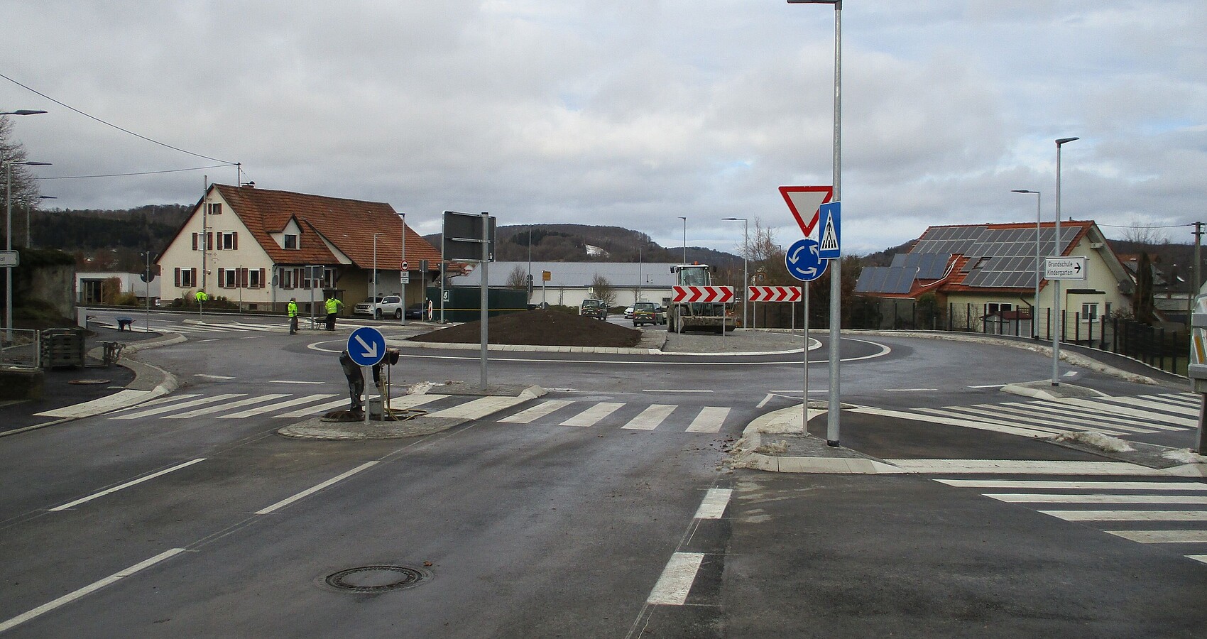 Blick auf den Neubau Kreisverkehr Kleinengestingen