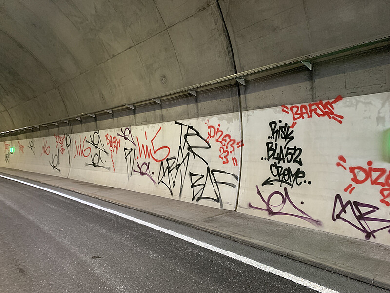 Graffiti in einem Tunnel