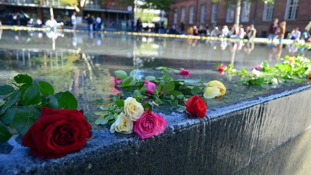 Blumen am Platz der Alten Synagoge Freiburg