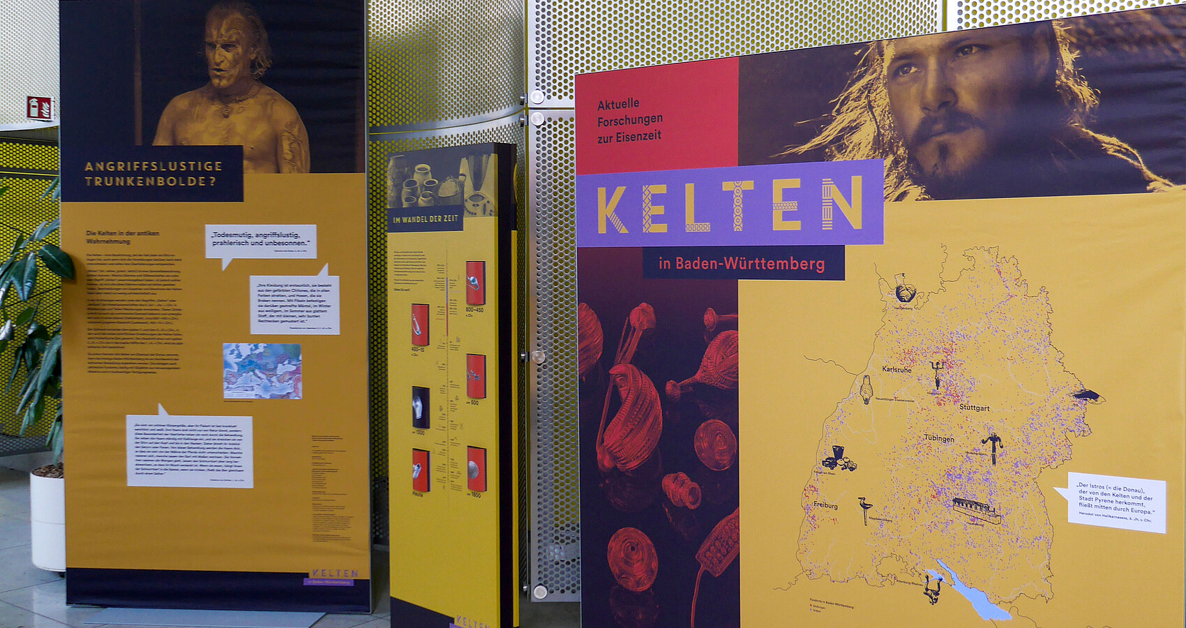 Impression der Ausstellung im Hauptgebäudes des Regierungspräsidiums Stuttgart im Ortsteil Vaihingen