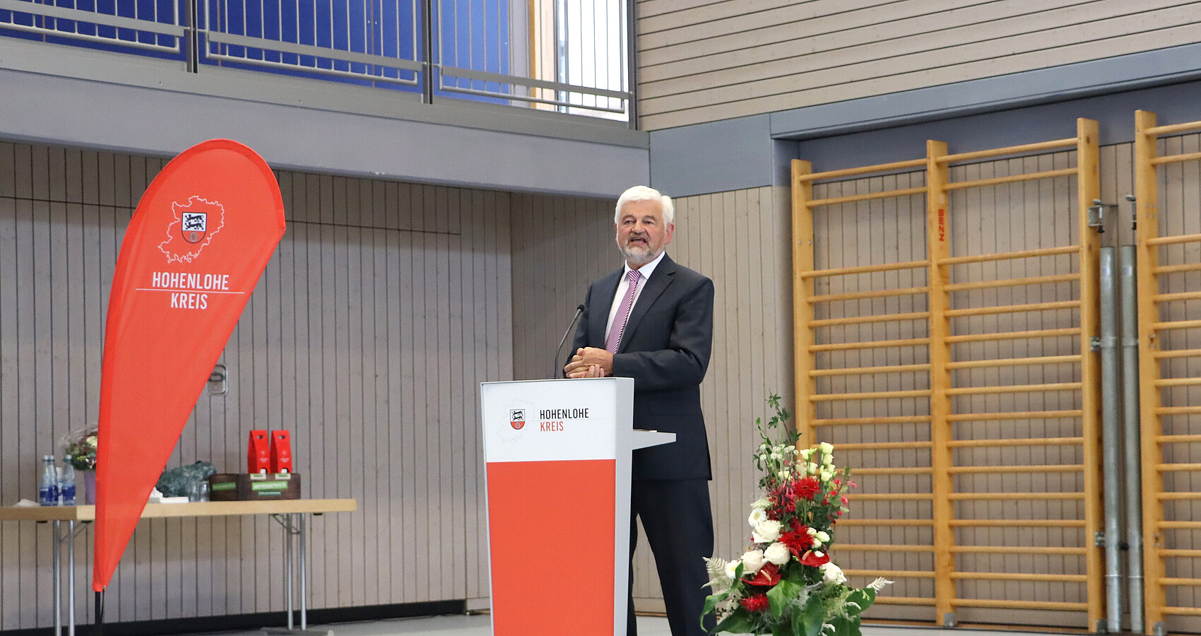 Regierungspräsident Wolfgang Reimer bei seiner Rede zur Verpflichtung von Landrat Dr. Matthias Neth