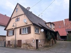 Bild zeigt Gebäude Frontansicht, Ortsmitte, 74397 Pfaffenhofen