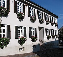 Gebäude der Gemeindebücherei Kusterdingen mit Veranstaltungsräumen 
