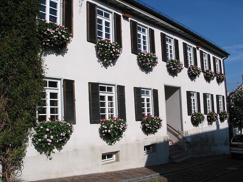 Gebäude der Gemeindebücherei Kusterdingen mit Veranstaltungsräumen 
