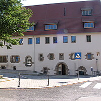 Gebäude der Stadtbücherei Bad Urach in der Schloßmühle 