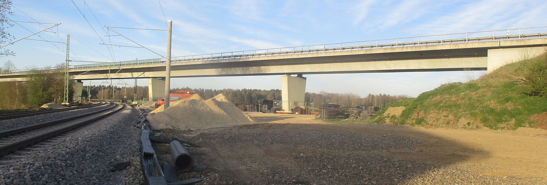 B 30, Brücke über die Bahn bei Hochdorf