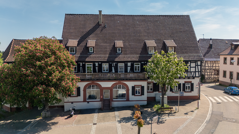 Auf diesem Bild sehen Sie das Gebäude in der Marktplatz 27, 75446 Wiernsheim