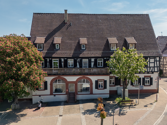 Auf diesem Bild sehen Sie das Gebäude in der Marktplatz 27, 75446 Wiernsheim