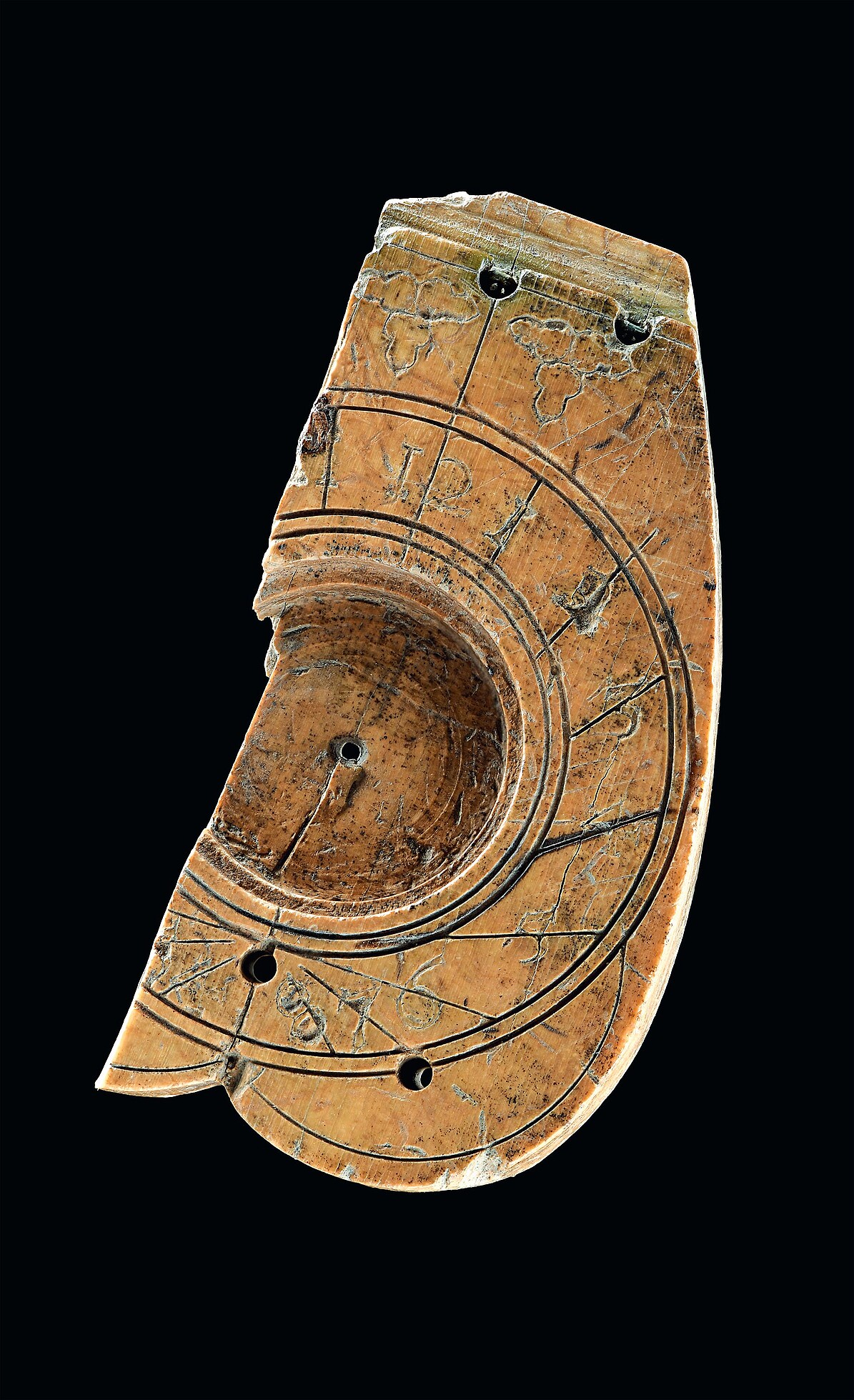 Fragment einer tragbaren Sonnenuhr aus Bein (16./17. Jahrhundert; Horb-Dießen, Kreis Freudenstadt)