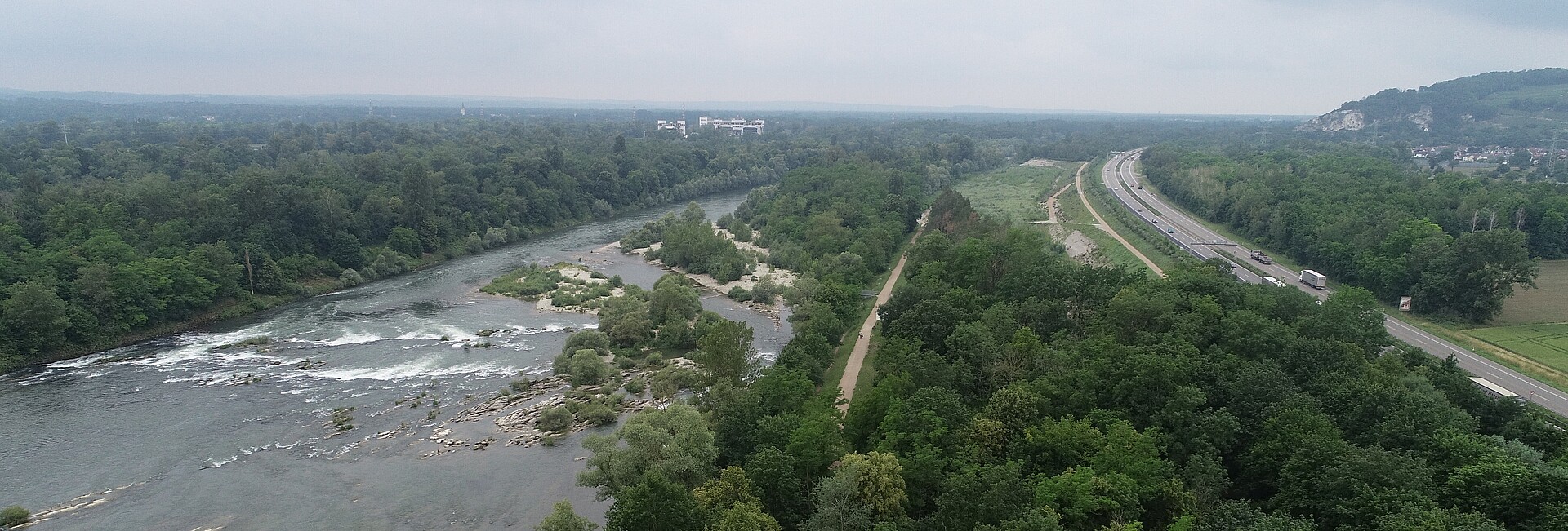 Luftaufnahme des Rheins