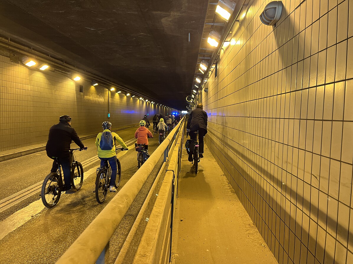 Flughafentunnel mit Fahrrädern
