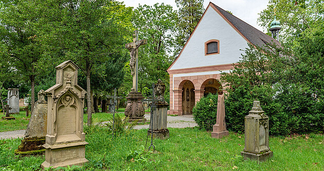 Grabmale auf dem Alten Friedhof in Freiburg