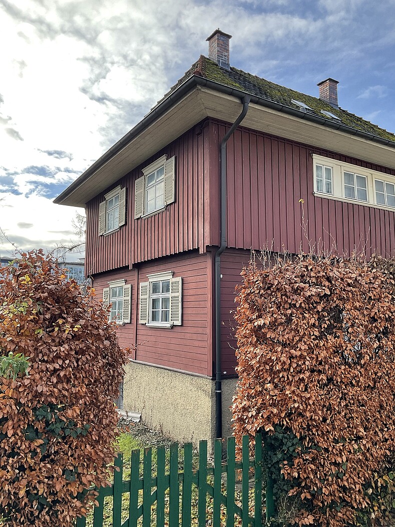 Außenansicht des Gebäudes Alter Friedhofweg 2 in 88045 Friedrichshafen