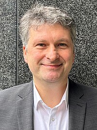 Portrait von Referatsleiter Tobias Schuster