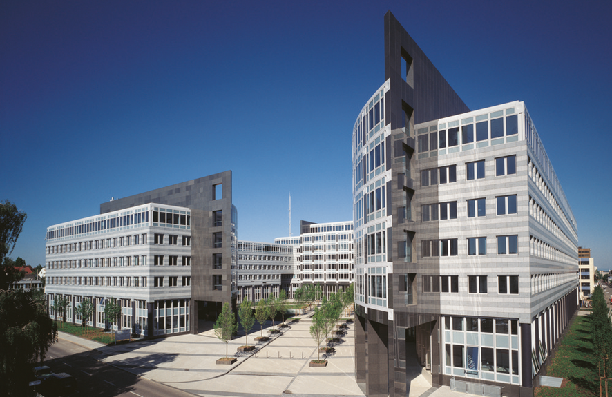 Hauptgebäude des Regierungspräsidiums in Stuttgart-Vaihingen