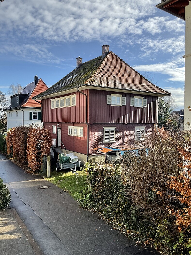 Außenansicht des Gebäudes Alter Friedhofweg 2 in 88045 Friedrichshafen