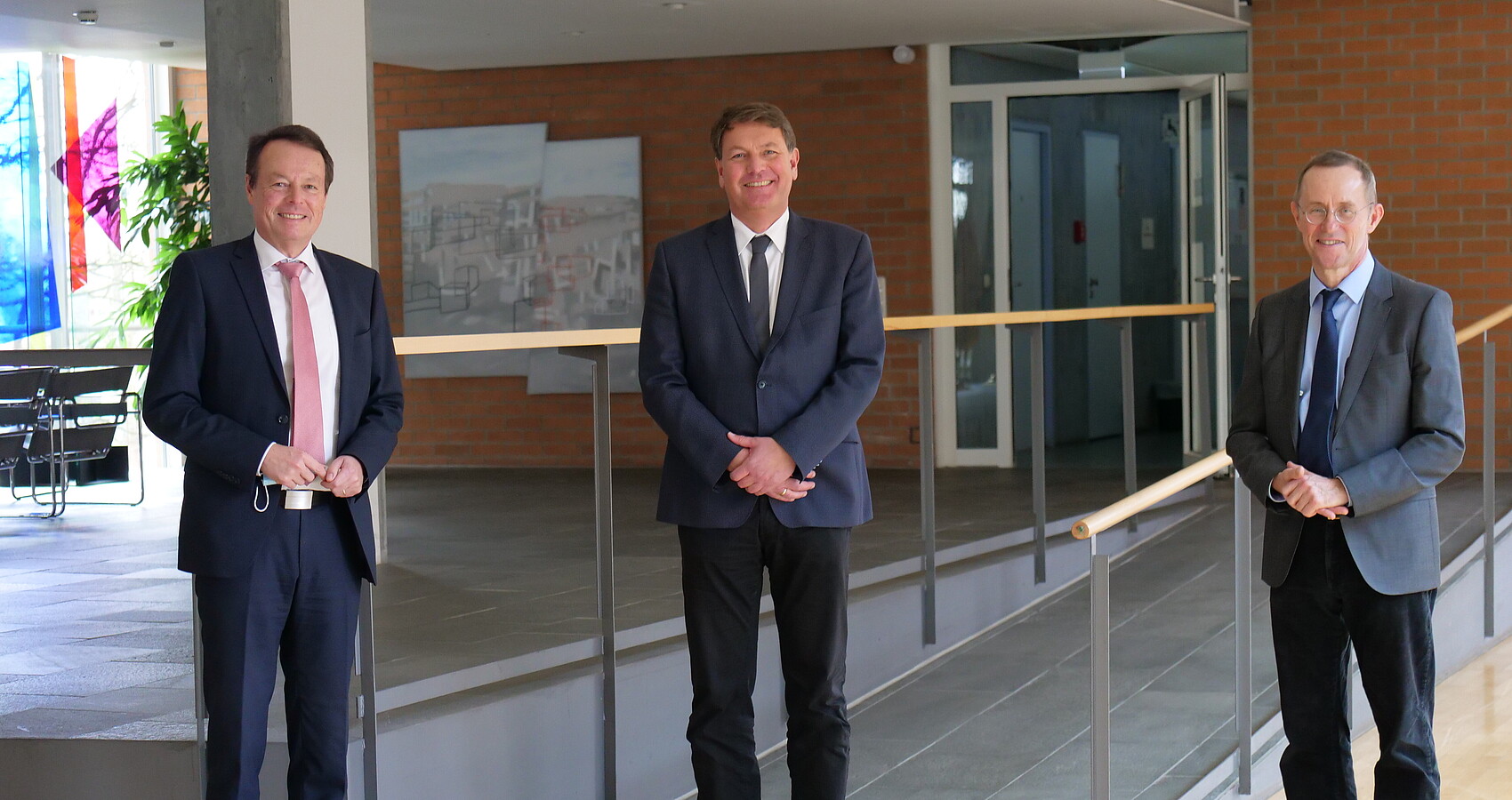 Regierungspräsident Klaus Tappeser, Stephan Czarnecki und Peter Goossens