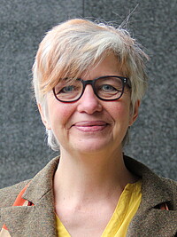 Portrait Referatsleiterin Ulrike Möck