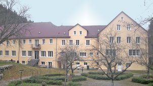 Saaltrakt und ehemaliges Badgebäude, Südseite - 72108 Rottenburg-Bad Niedernau, Badstraße 83 - 85