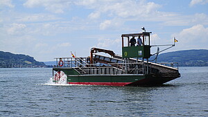 Das Arbeitsboot Seegeist im Einsatz auf dem Bodensee