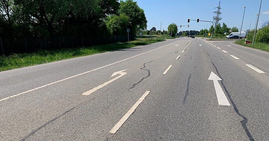 Das Foto zeigt die B 33 zwischen Ravensburg-Bavendorf und Ravensburg-Weststadt