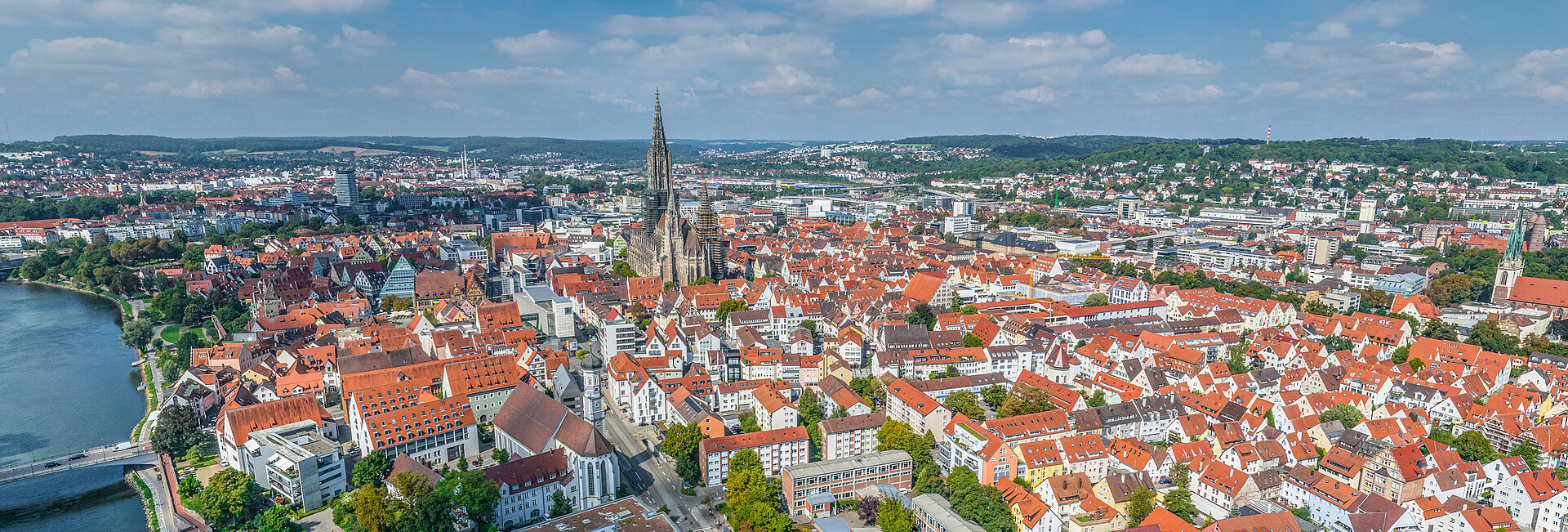 Ulm - Blick zum Wahrzeichen der Stadt, dem Ulmer Münster