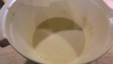 (2) Teig aus Eiern, Mehl, Salz und Milch