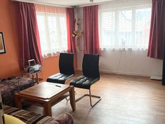 Bild zeigt Innenansicht Wohnraum, Gebäude Ortsmitte, 74397 Pfaffenhofen