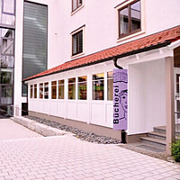 Modernes Gebäude der Gemeindebücherei Neue Schule Kirchdorf/Iller