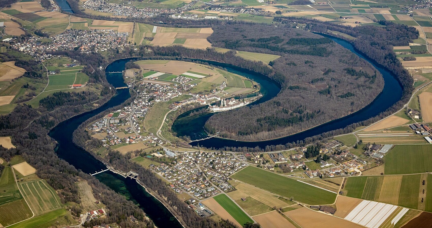 Luftbild der Doppelschleife des Hochrheins