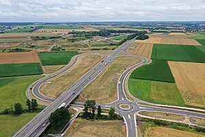 Luftbild des Anschluss' der B 311 an die B 30