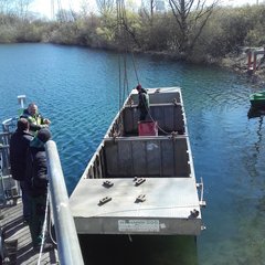 Ponton (=Schwimmplattform) Teil 1 im Wasser