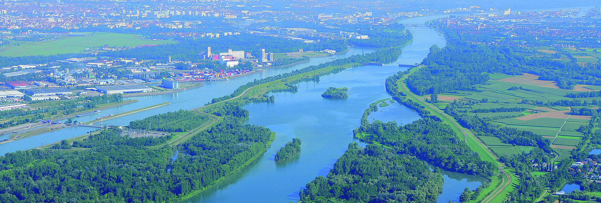 Der Rhein am Kulturwehr Kehl